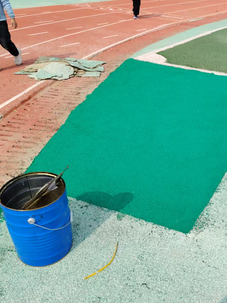 毕节球场翻新修补改造专项服务介绍